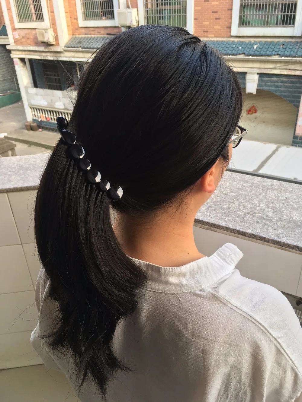 Elegant Black Hair Claw Clips - Stylish Hair Accessories