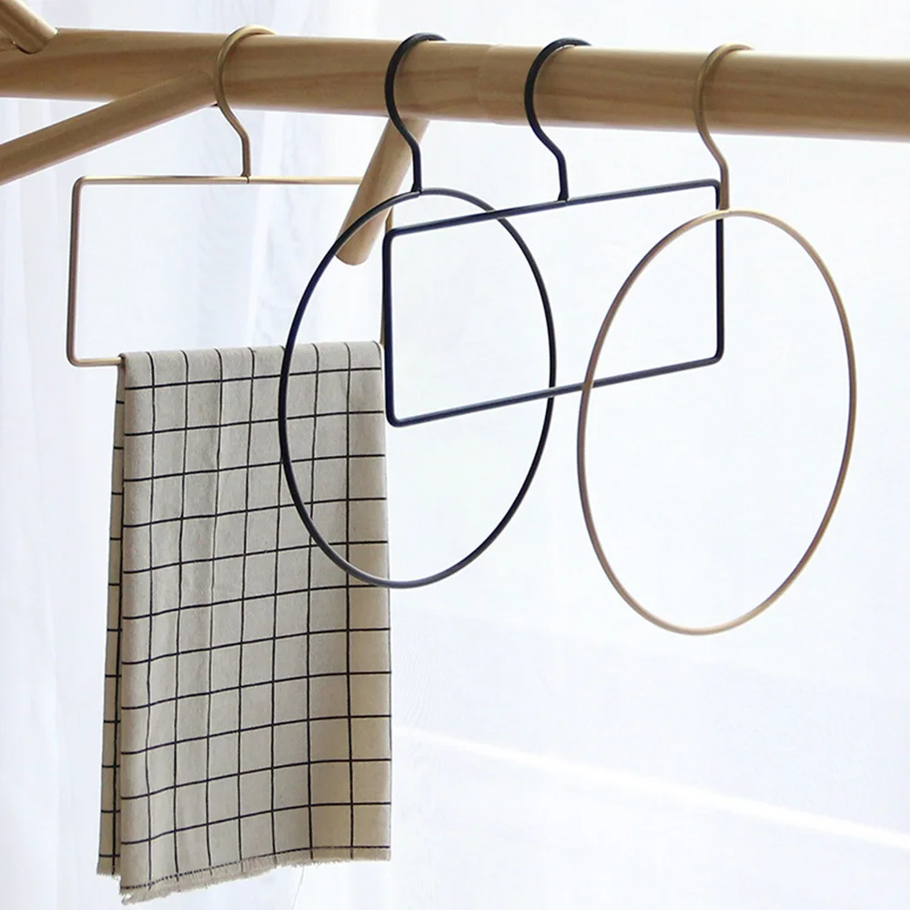 

Geometric Design Iron Art Wall Towel Hooks Clothes Tie Storage Rack Home Decoration Useful 1Pc