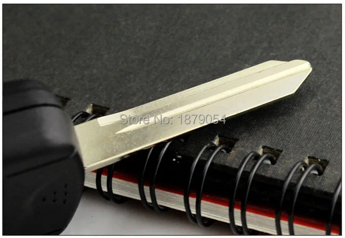 2 Buttons(Small Buttons) Chrysler Modified key shell with Battery Clamp (16).jpg