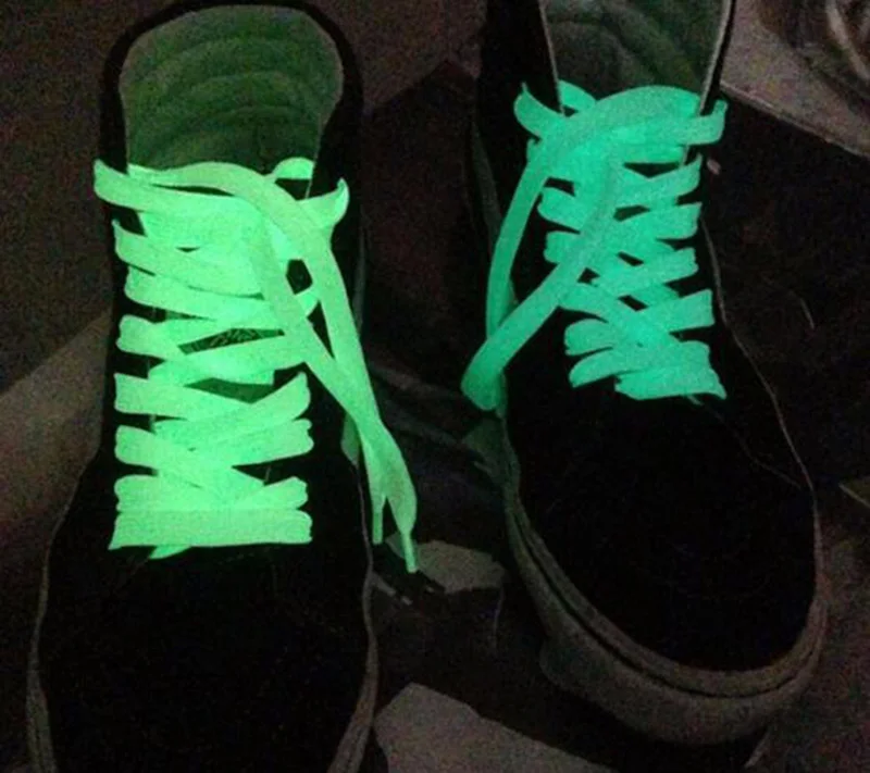 Шнурки Светящиеся спортивные мужские и женские шнурки светится в темноте светодиодные флуоресцентные шнурки для кроссовок парусиновая обувь 1 пара
