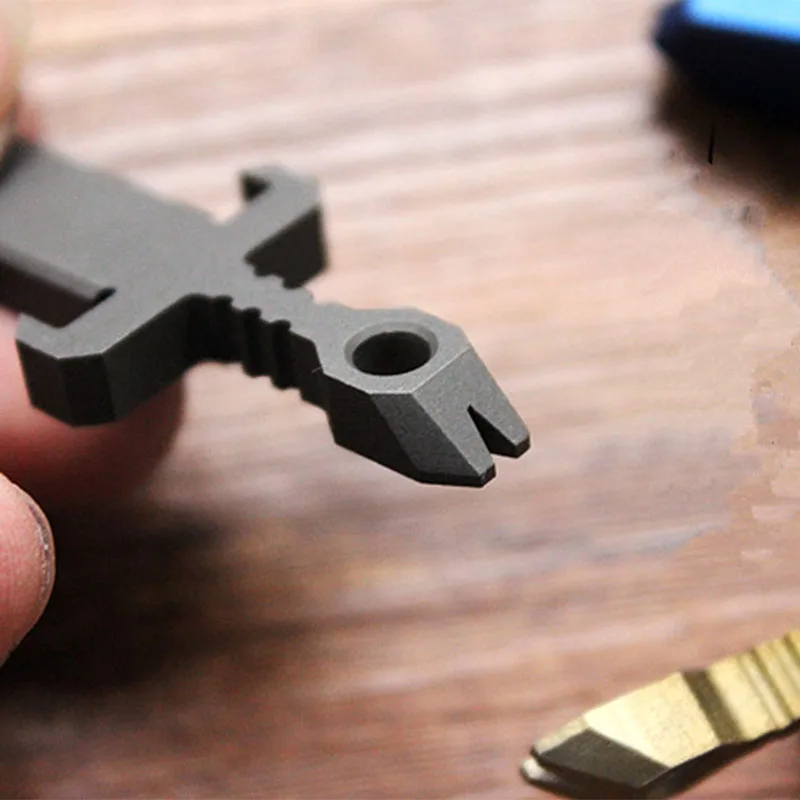 Medieval Sword Titanium Alloy Knife Beads Paracord Umbrella Rope Outdoor Knife EDC Knife Fall Titanium TC4 Pendant Multi Tools