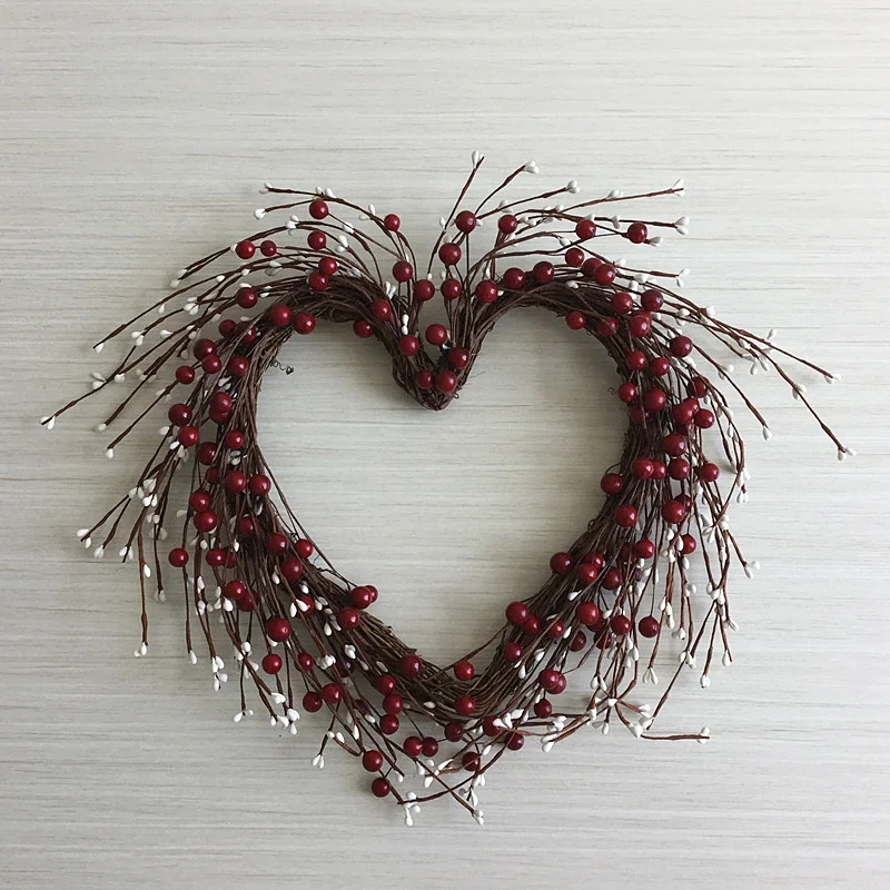 

16 Inch Artificial Red Berry Mixed White Pirmitive Pip Berry Heart Shaped Wreath Chritmas Decorations Door Wreath