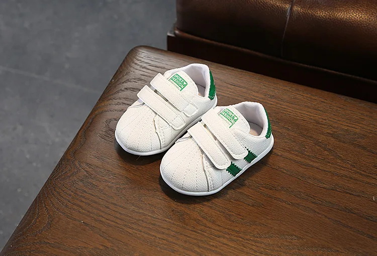 Повседневная обувь для маленьких девочек и мальчиков; спортивная обувь для малышей в стиле пэчворк; 3 цвета; 15-19; черный, красный, зеленый; TX09