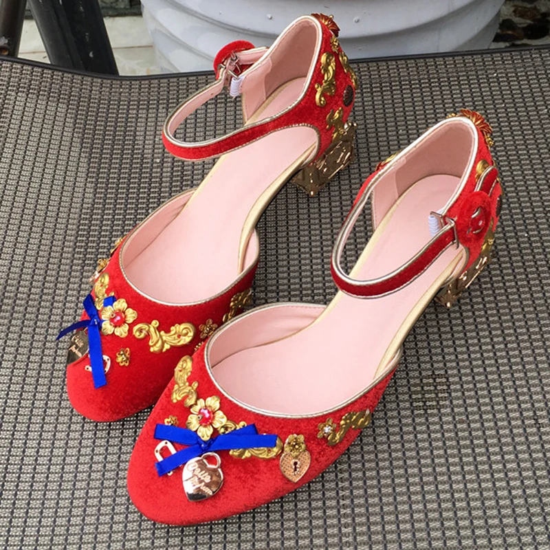Luxurious Pumps Wedding Shoes Metal Decoration Bride Shoes Ethnic Strange Style Heels Women Party Runway Shoes High Heels Sandal (1)