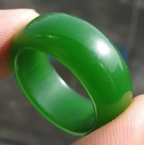 

00612 chinese natural green jade band ring