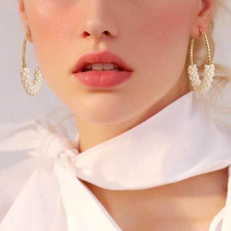 

Fashion New Imitation Pearl Hoop Earrings for Women Female Temperament Korean Short Round Ear Simple Hundred Matching Accessory