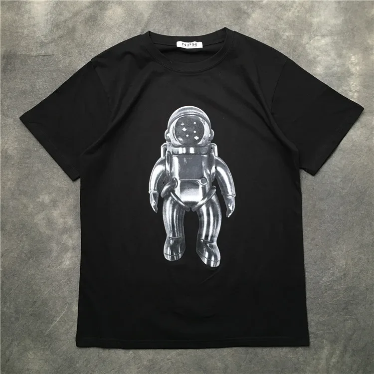 

New Novelty 2019 Men astronaut T Shirts T-Shirt Hip Hop Skateboard Street Cotton T-Shirts Tee Top kenye S-XXL #K14