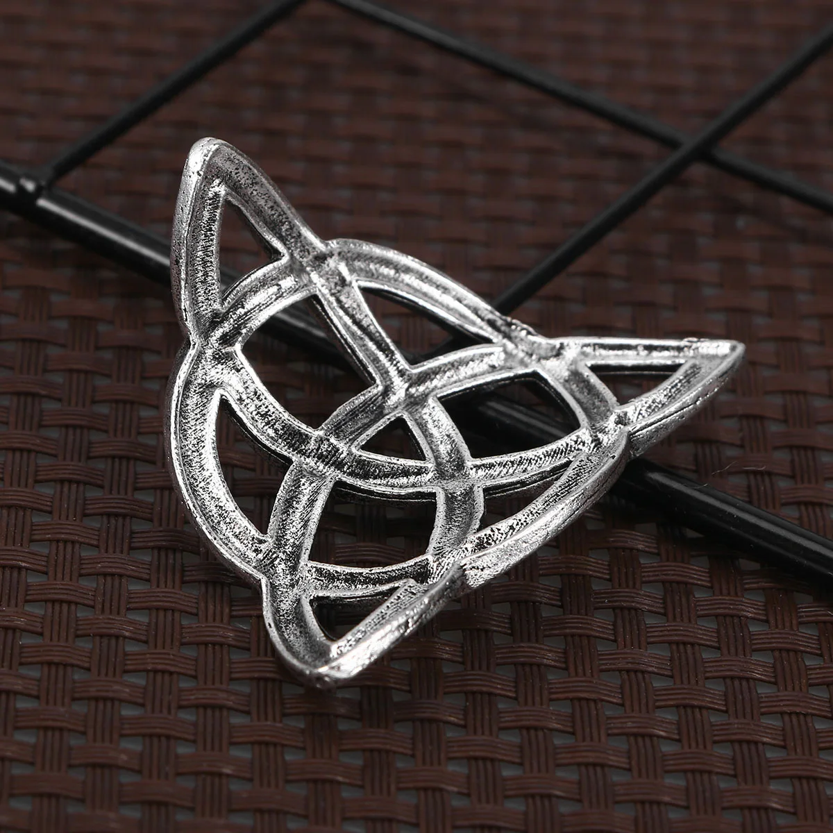 железные аксессуары