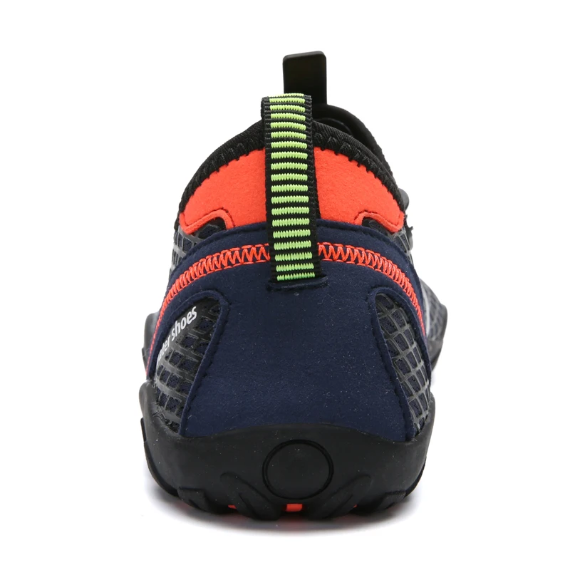 Sapatos de natação