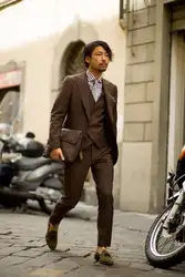 2017 последние конструкции пальто брюки темно-коричневый мужской костюм Slim Fit 3 предмета смокинг жениха Стиль костюм на заказ Пром пиджак