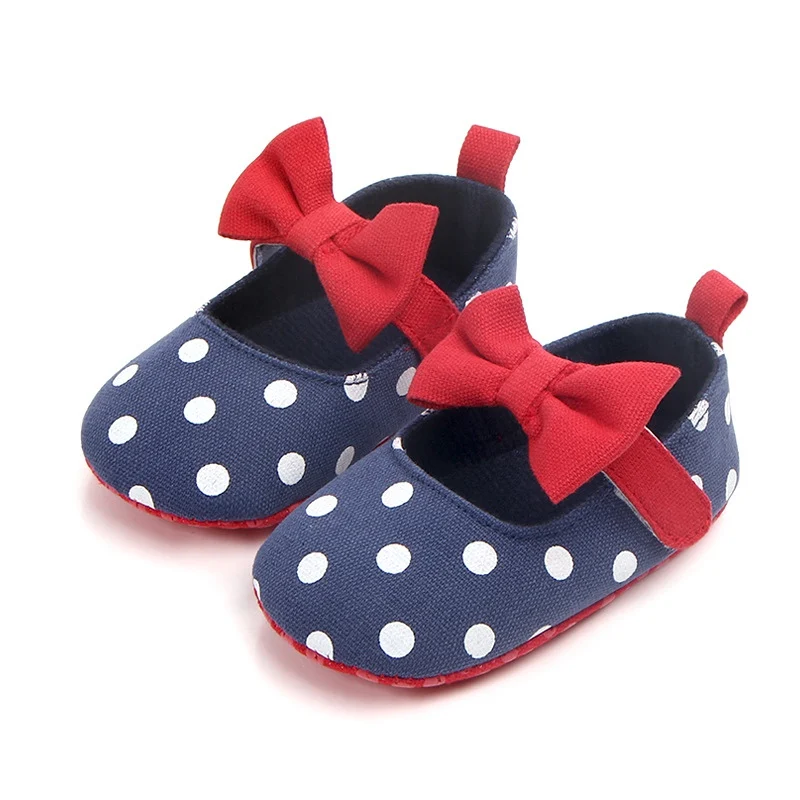 Обувь в горошек с бантом для маленьких девочек; сезон весна-осень; обувь для первых шагов; модная обувь для девочек; Повседневная милая детская обувь для новорожденных