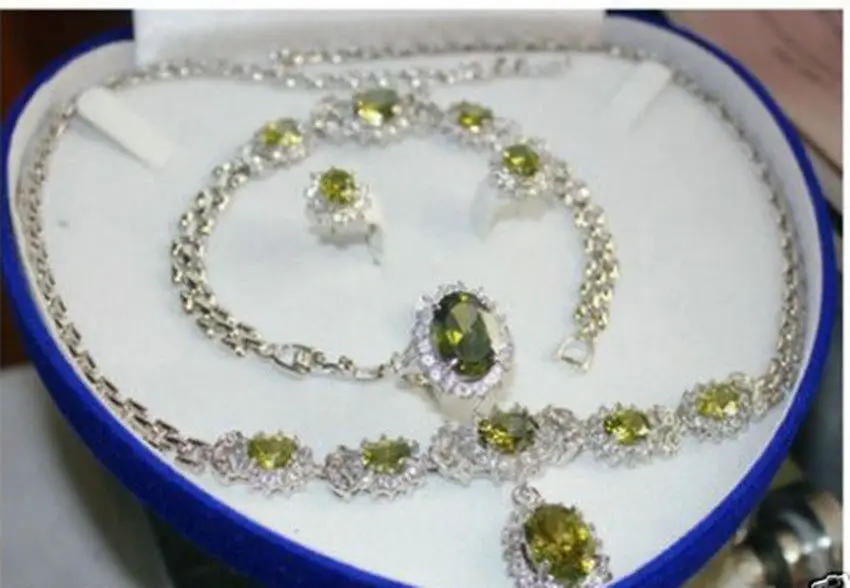

Hot selling> shippingelegant women 's fashion set Throws green crystal necklace bracelet earring ring (A0425) -Bride jewelry fre