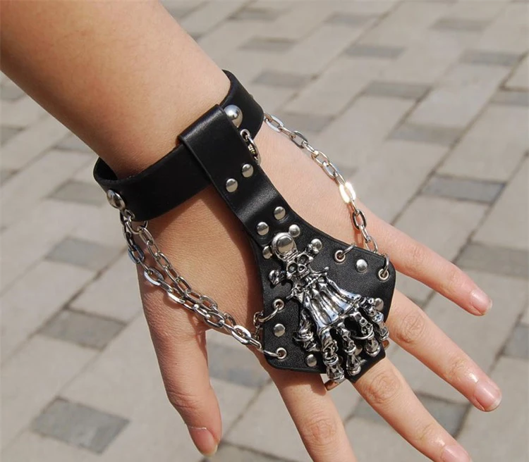 Punk-Rivet-Metal-Chain-Skeleton-Hands-Punk-Skull-Bracelets-Glove-Cowhide-Rope-Chain-Leather-Bracelet-For (1)
