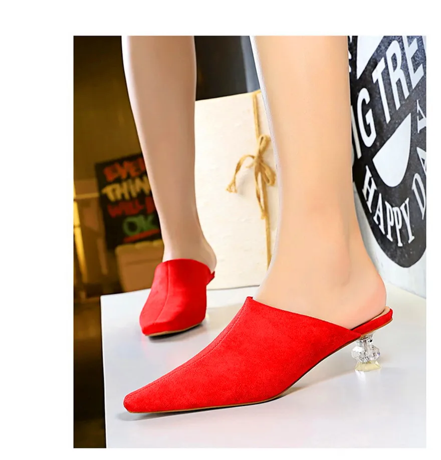 Удобные шлепанцы на среднем каблуке 5 см; Baotou; новые женские элегантные прозрачные шлепанцы на каблуке с кристаллами; женская обувь из флока с глубоким квадратным носком