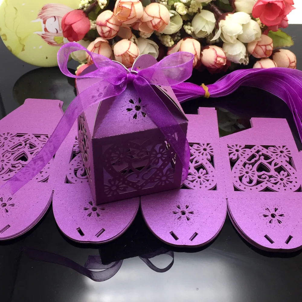 

100Pcs/lot Purple Color Heart Laser Cut Gift Candy Favour Boxes With Ribbon for Wedding Party Table Decoration Wholesales