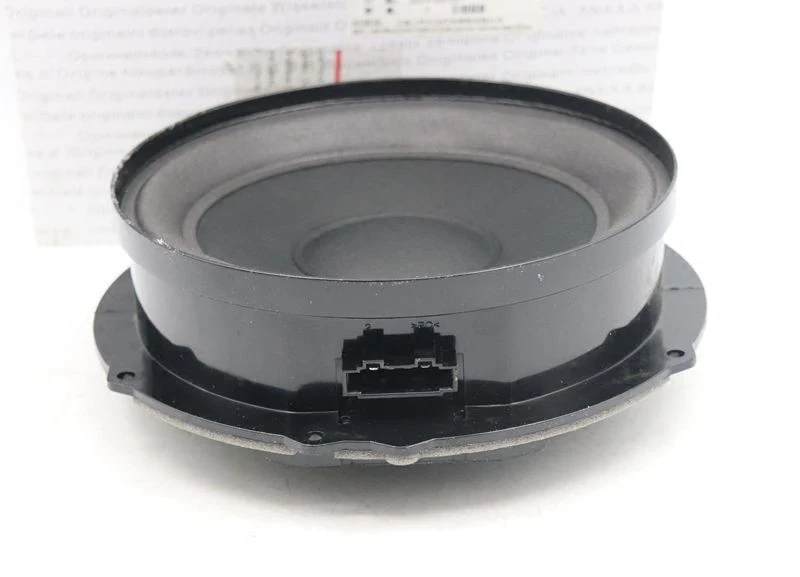 Apply to Touran Front door bass speaker Car door loudspeaker Bass
