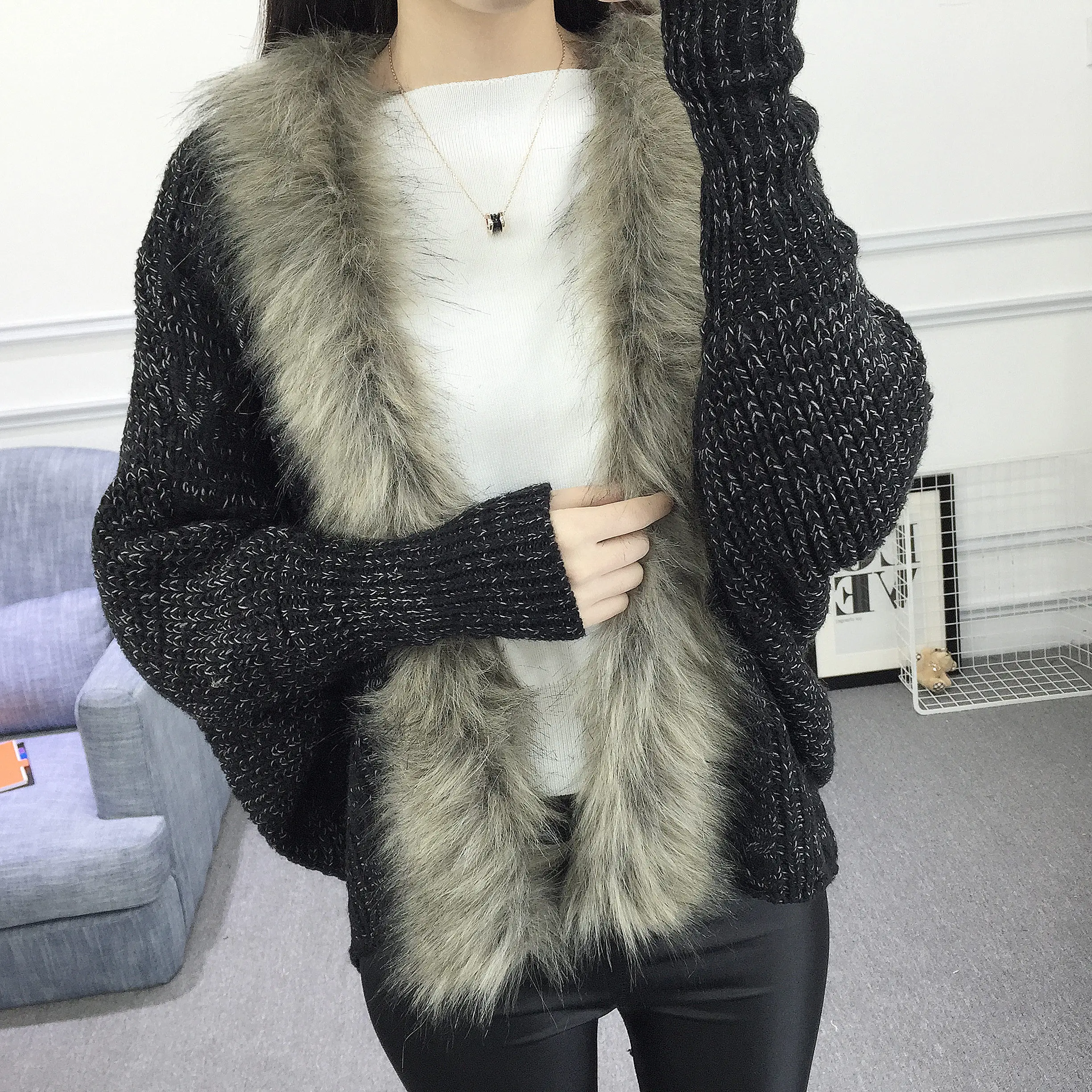 LORNIMAN 2017 aitumn European / American women fur collar loose sweater