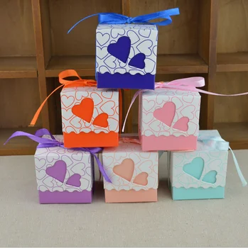 

100pcs Creative Square Heart Style Wedding Favors Candy Boxes Bomboniera Party Gift Boxes With Ribbons, 5x5x5cm, 7 Colors