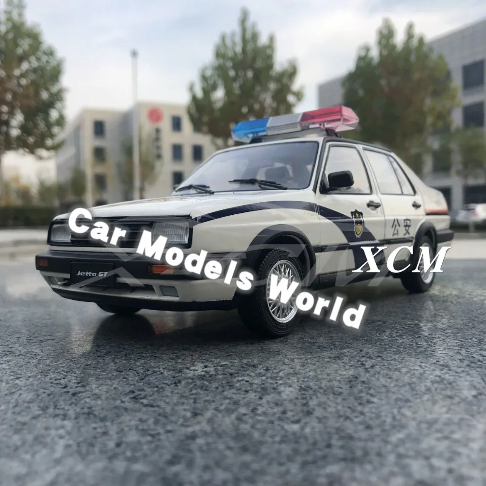 Литая модель автомобиля для старой Jetta Police 1:18 + маленький подарок!|Наземный