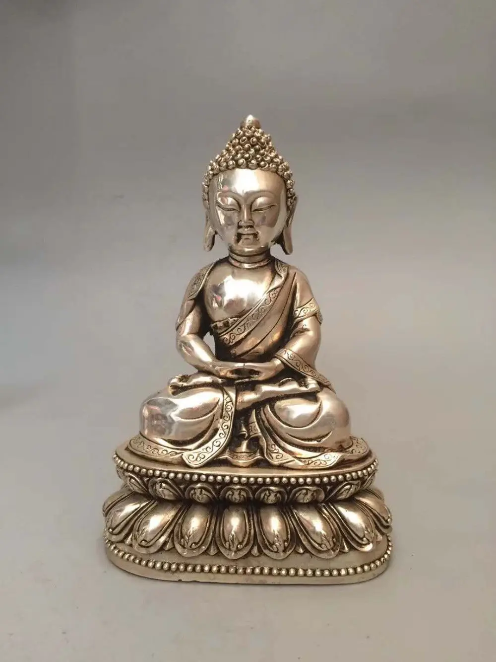 

Collectible archaize white copper Sakyamuni Buddha statue
