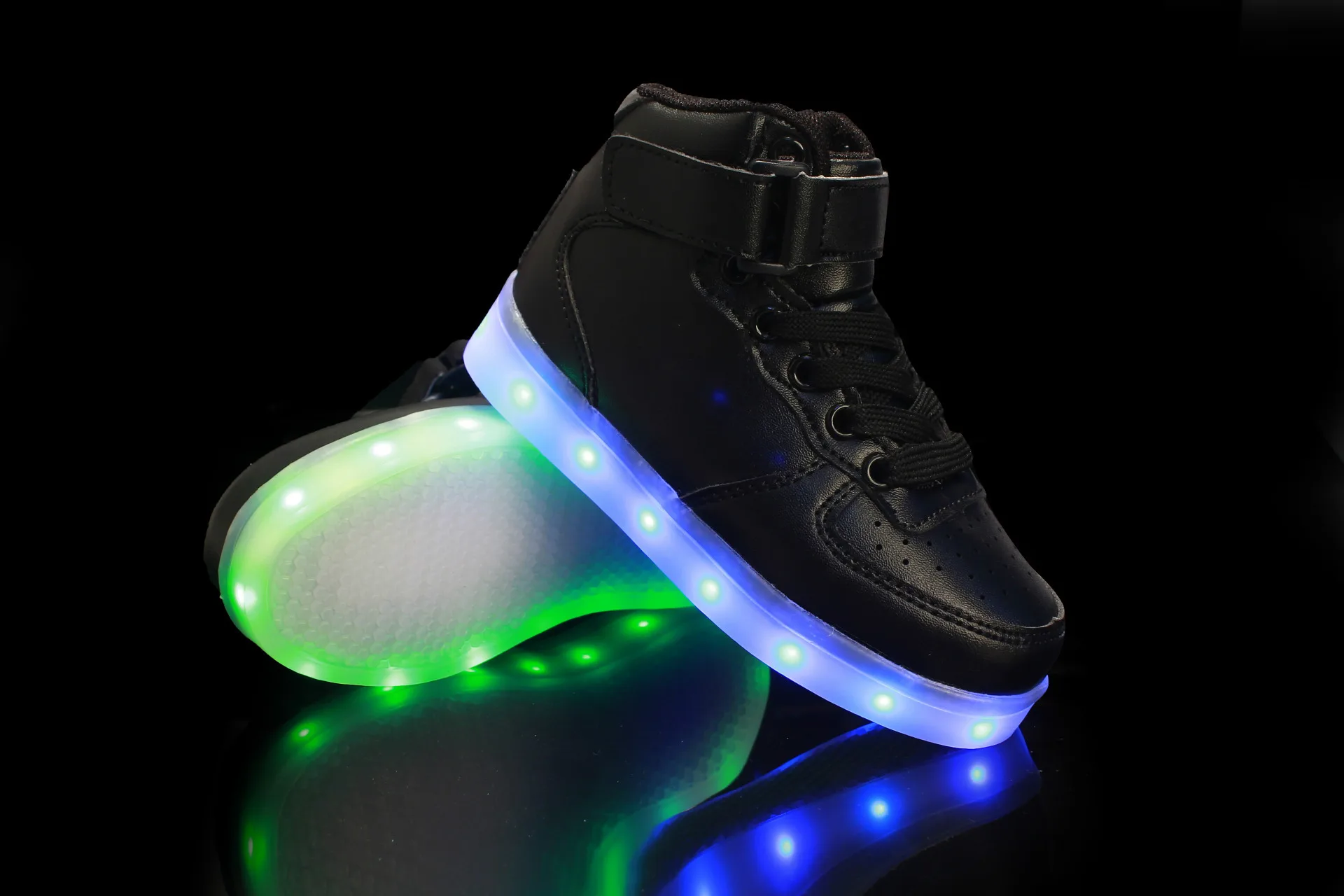 Boys Girls Kids Light Up Shoes LED Flashing Trainers Casual Sneakers plus size