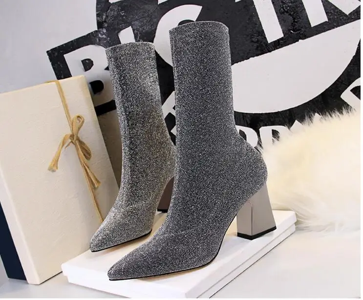 

The new Korean version of the kit, the children's medium boots, coarse boots, autumn winter socks, boots, elastic boots, etc.