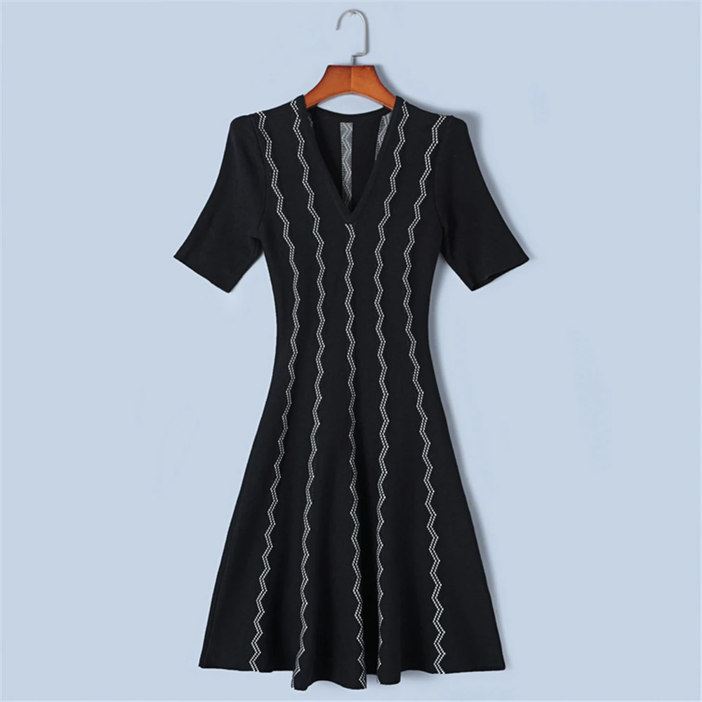 

Tunjuefs Slim Fit Wave Striped Knitted Dress Women Vestido V-Neck Short Sleeve Pullovers Summer Runway Robe Femme Jumper