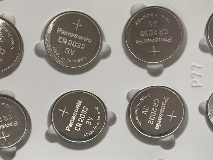 

30pcs/lot New Original Battery For Panasonic CR2032 3V Button Cell Coin Batteries For Watch Computer CR 2032 Free Shipping
