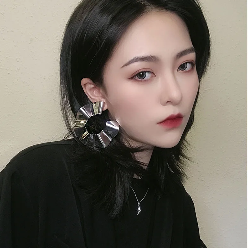 

European Exaggerated Punk Twisted Spiral Folded Wave Metal Stud Earrings Geometric For Women Oversize Statement Gold Earrings