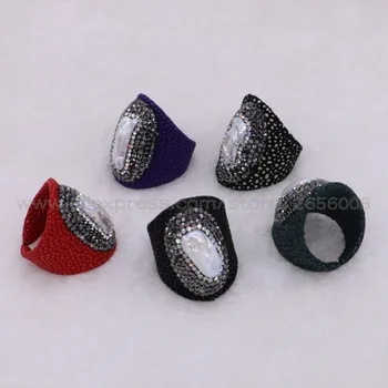 

6 Pcs Fashion natural pearls leather rings Mix color fish skin Adjustable rings High quality druzy rings for women 2632