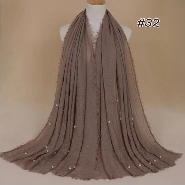 Мусульманский женский однотонный шарф-хиджаб, Женский хлопковый высококачественный платок с жемчугом, зимние шали 190x100 см - Цвет: 32