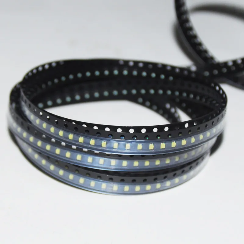 

100Pcs 0805 (2012) SMD Blanc LED Chip Surface Mount SMT Perles Ultra Bright Light Emitting Diode LED Lampe Composants Electroniq