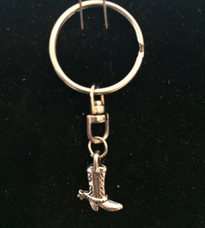 

50PCS New Fashion Jewelry Vintage Silver Cowboy Shoes Charm Gifts Fit Chain Ring Key Chains For Women Jewelry Accessories C157