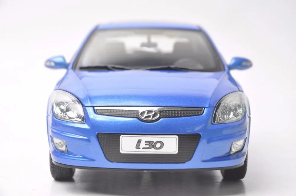 1:18 литья под давлением модель для hyundai i30 синий хэтчбек сплав игрушечный автомобиль миниатюрная коллекция подарок