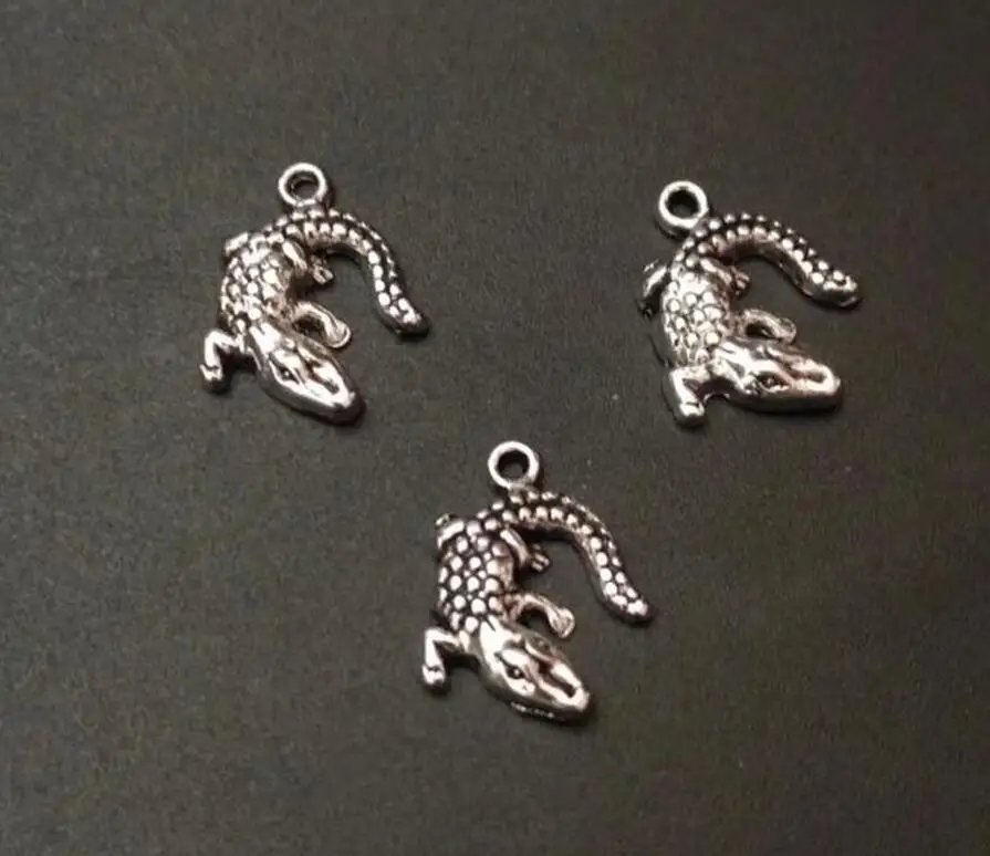 

10 pcs Small Size Crocodile Charms Pendants Fit Jewelry Making Findings Accessories DIY Handmade Earring Necklace 17x13mm