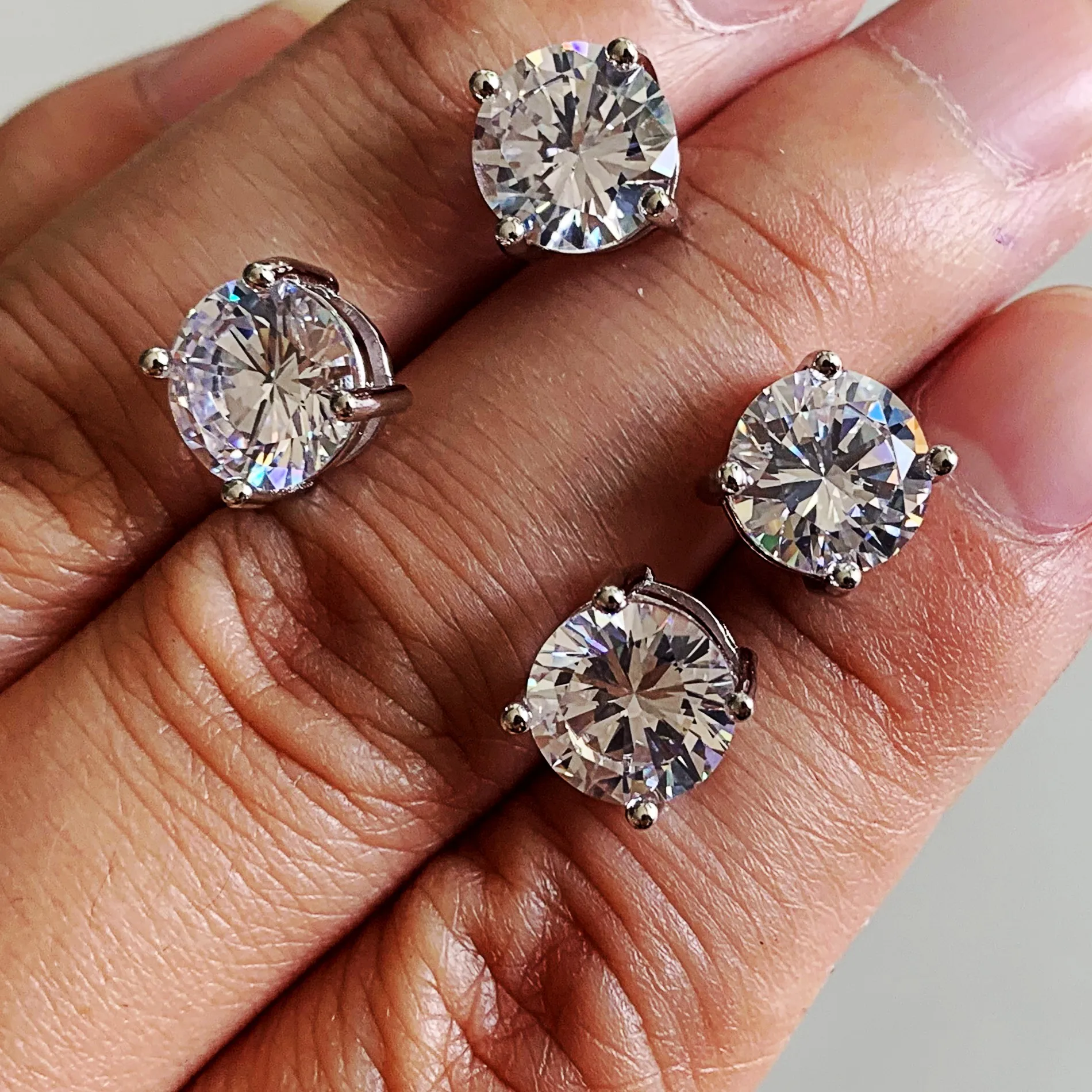

Hot Sale Luxury Jewelry 925 Sterling Silver Round Cut 5A Cubic Zirconia Stud Earring Women Fashion Earrings Gift