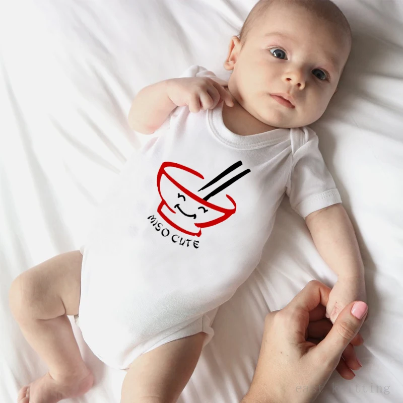 DERMSPE/Новые модные летние ползунки для маленьких мальчиков и девочек с короткими рукавами и принтом в виде букв, хлопковые ползунки детский комбинезон, одежда белого цвета