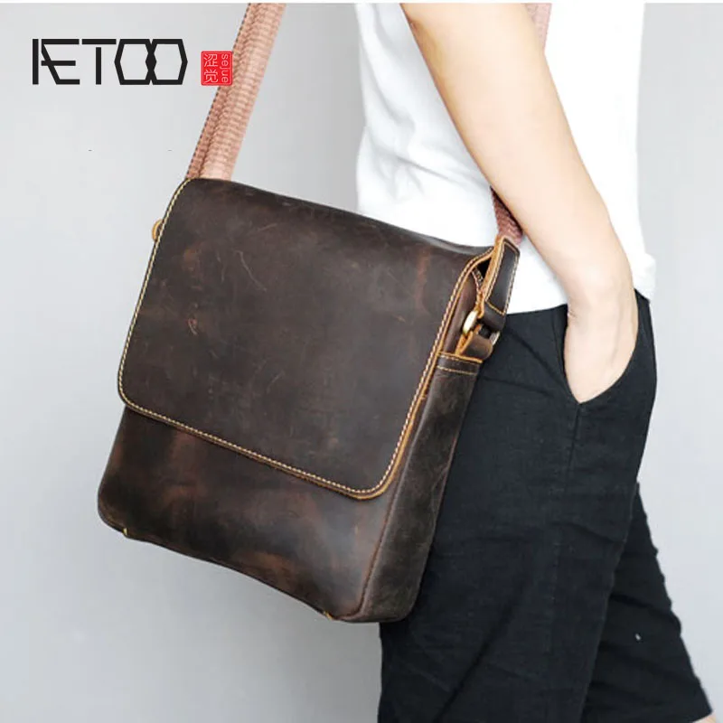 

AETOO Original men's leather shoulder Messenger bag retro leisure vertical section of the first layer of leather men's bag