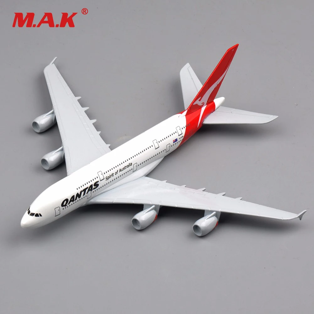 Aeroporto e Lâmpadas de Rua Conjuntos de Modelo para as Crianças Scale Diecast Fluggastbruchen Corredores Acessórios Pontes Miúdo Presentes 1 - 400 4 1 400 Scale Diecast Fluggastbruchen Corredores Acessórios