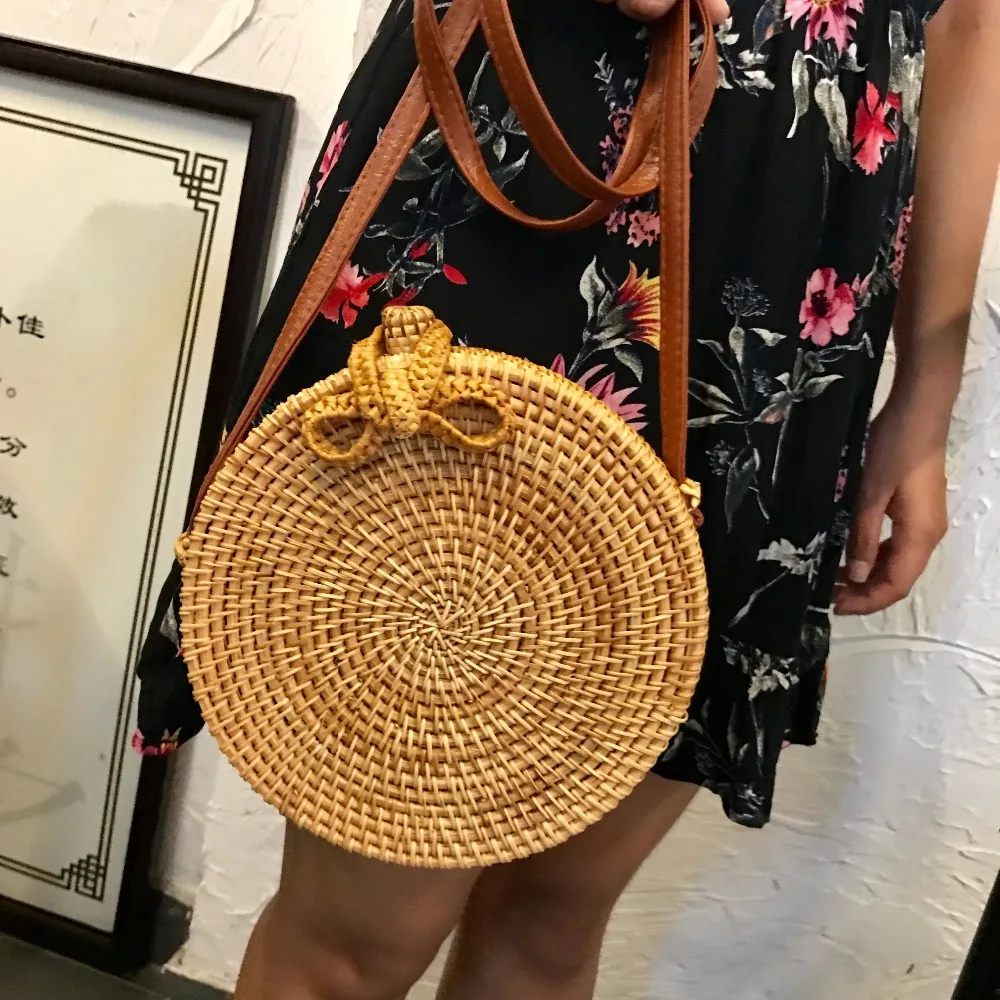 

Women Handbag Summer Beach Tote Circle Bag Handmade Rattan woven Round handbag Vintage Retro Straw Knitted Messenger Bag
