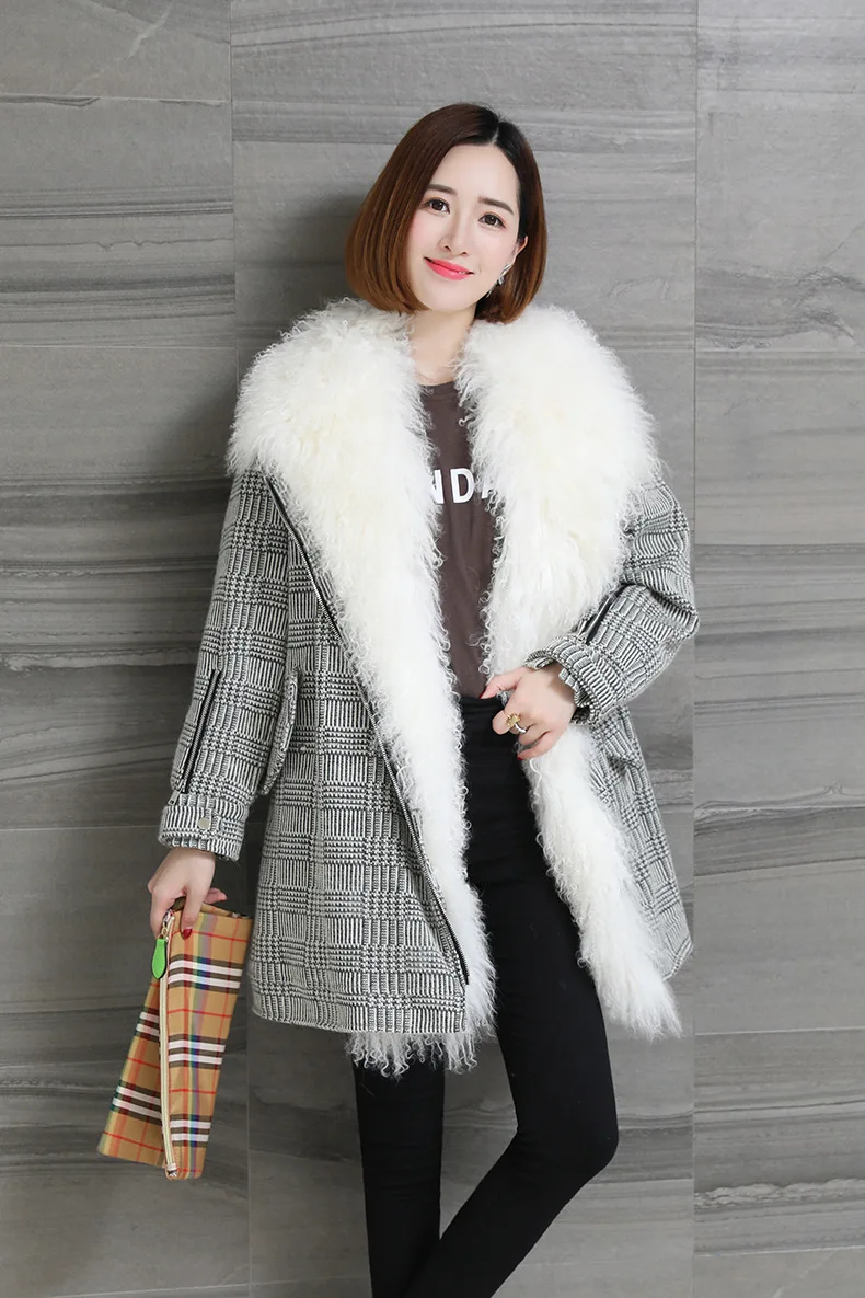 Меха ирины крутиковой. Меха и мода форум. Женщина в шубе. Москва выставка меха. Ezer.