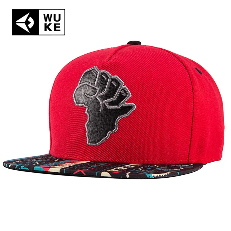 casquette de baseball rouge