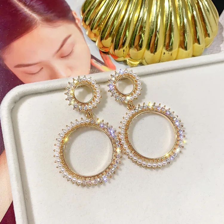

Shiny Side New Women's Fashion Brand Jewelry Crystal Round Stud Earrings for Women Gift Pearl Earrings