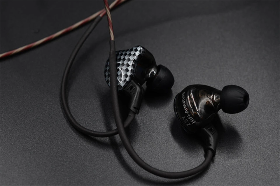 KZ _ZST_ZST_Pro_Dual_Driver_Earphone_Dynamic_And_Armature_Detachable_Bluetooth_Cable_Monitors_Noise_Isolating_HiFi_Headphones (14)