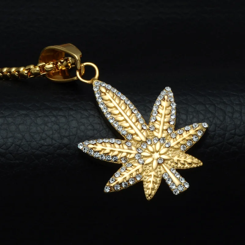 

HIP Hop Bling Ice Out Crystal Pave Plant Maple Leaf Necklaces & Pendants Titanium Cannabiss Necklace for Men Jewelry