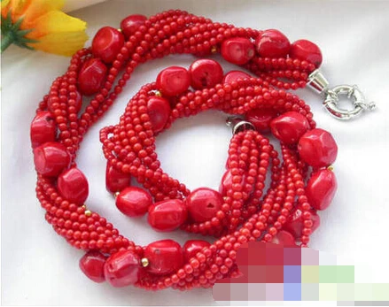 

1023 NATUREL RED CORAL massive BEAD NECKLACE
