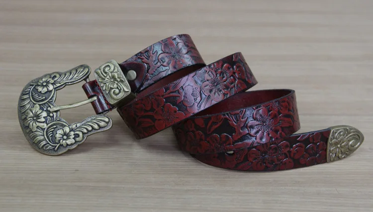 Женские брендовые новые натуральные коровья кожа кожаный ремень пряжка. натуральная кожа модные резные винтажные ремни с заклепками