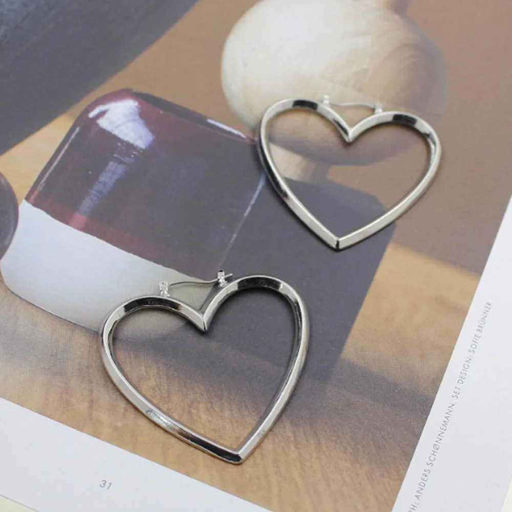 Hollow Double Loves Earring Sexy Jewelry 2 Hearts Type Pendant Stud Earringsin Stud Earrings