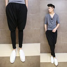 Для мужчин в Корейском стиле; обувь для ночного клуба в стиле «хип-хоп» свободные брюки-шаровары брюки Для мужчин в стиле «панк» с заниженным шаговым швом узкие брюки уличная в стиле Готик, сценический костюм