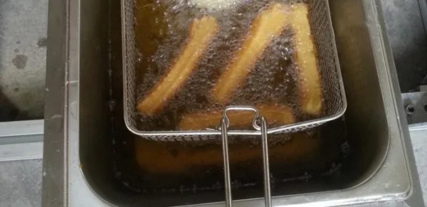 Churros making machine (1)